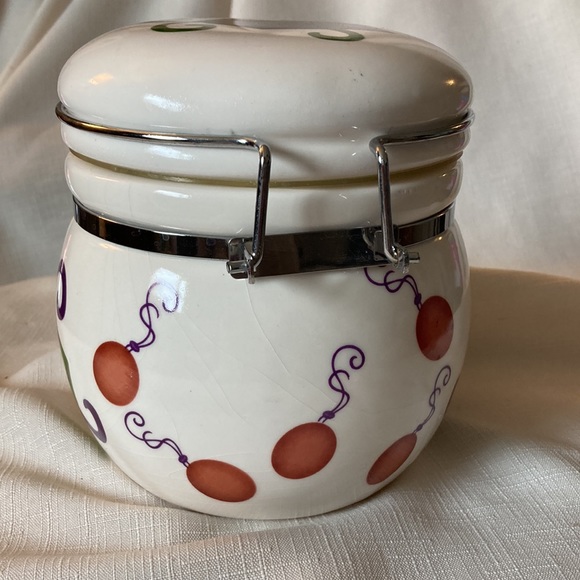 Classic Ceramics lidded container - Picture 3 of 6